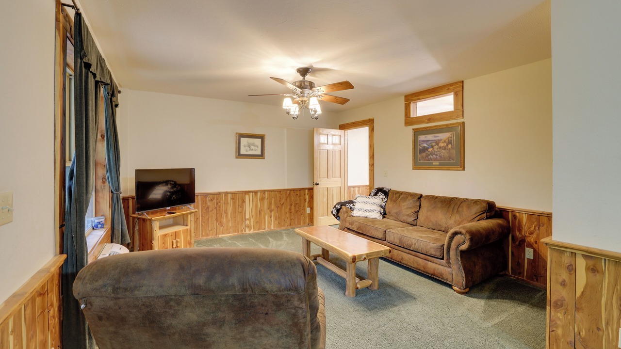 Photo of Livingroom in Sylvan Shores