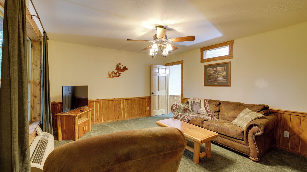 Photo of Livingroom in Sylvan Shores