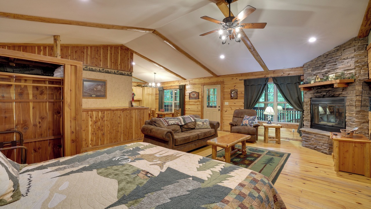 Photo of Bedroom in Sylvan Shores