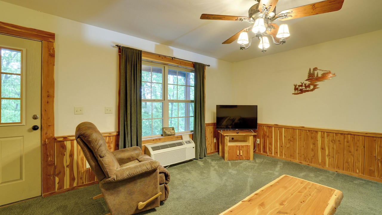 Photo of Livingroom in Sylvan Shores