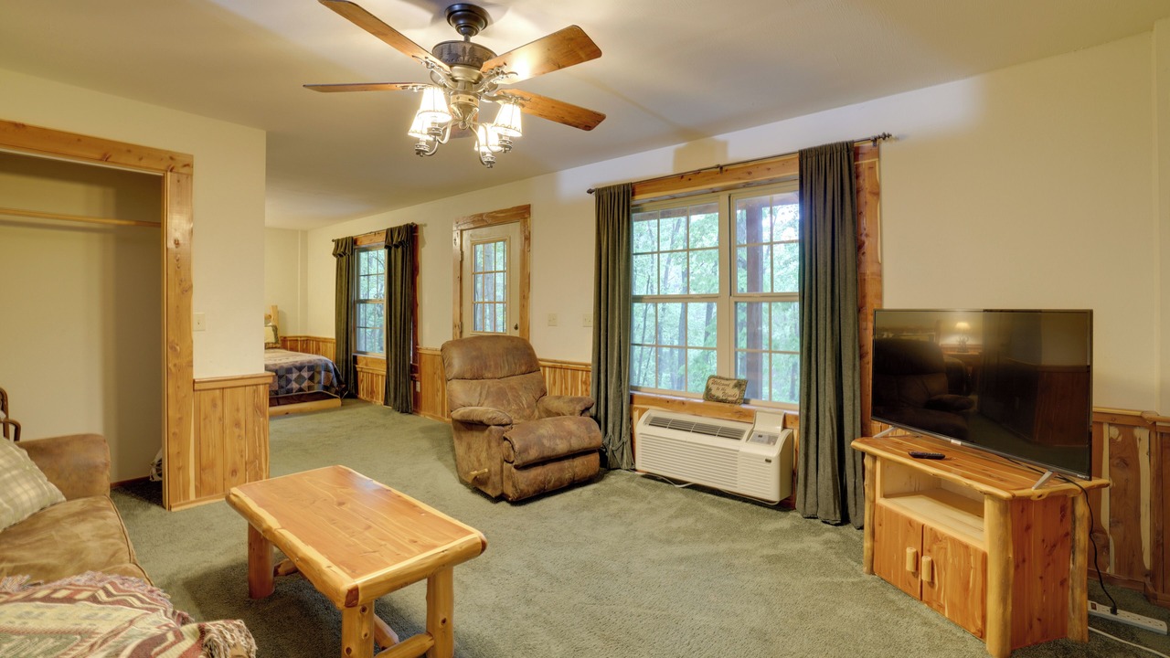 Photo of Livingroom in Sylvan Shores