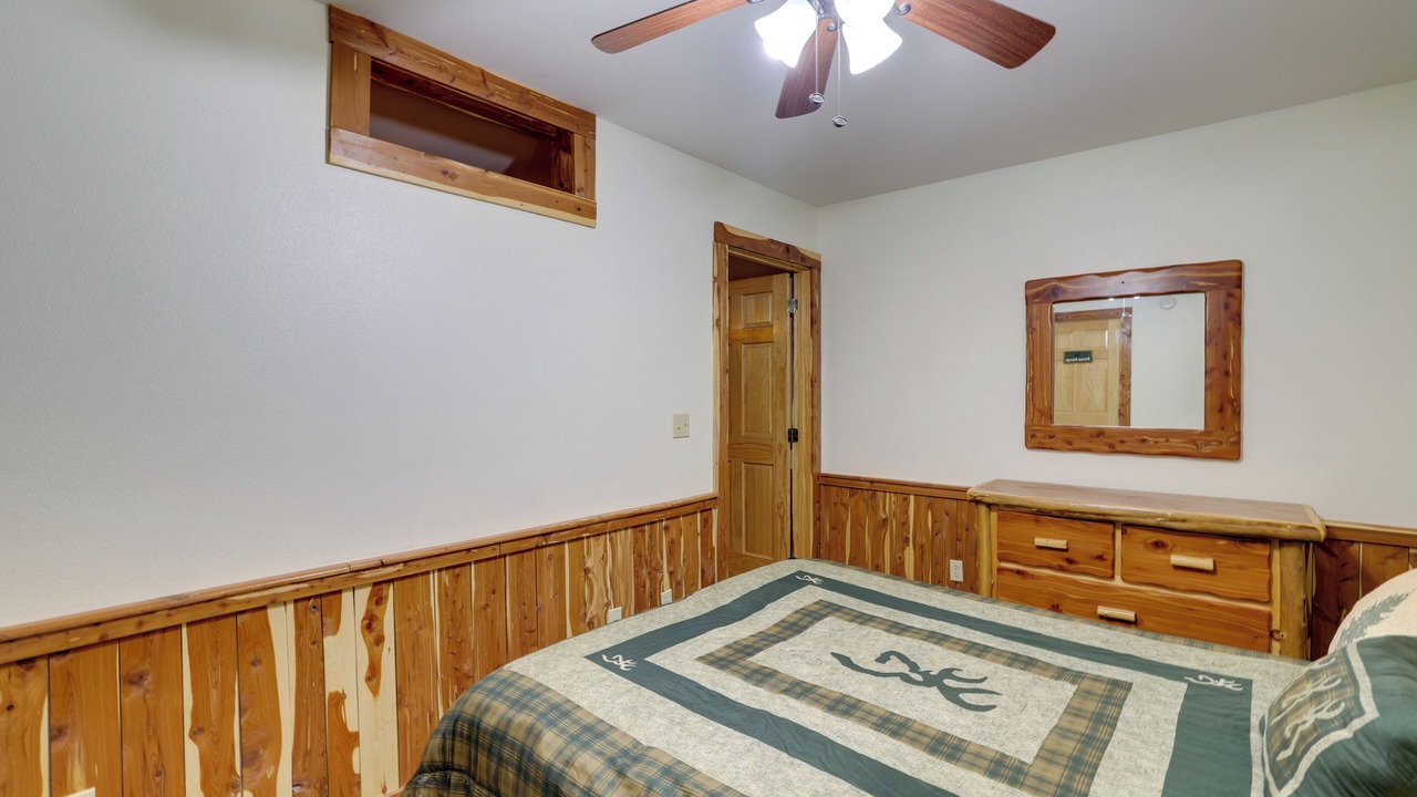 Photo of Bedroom in Sylvan Shores