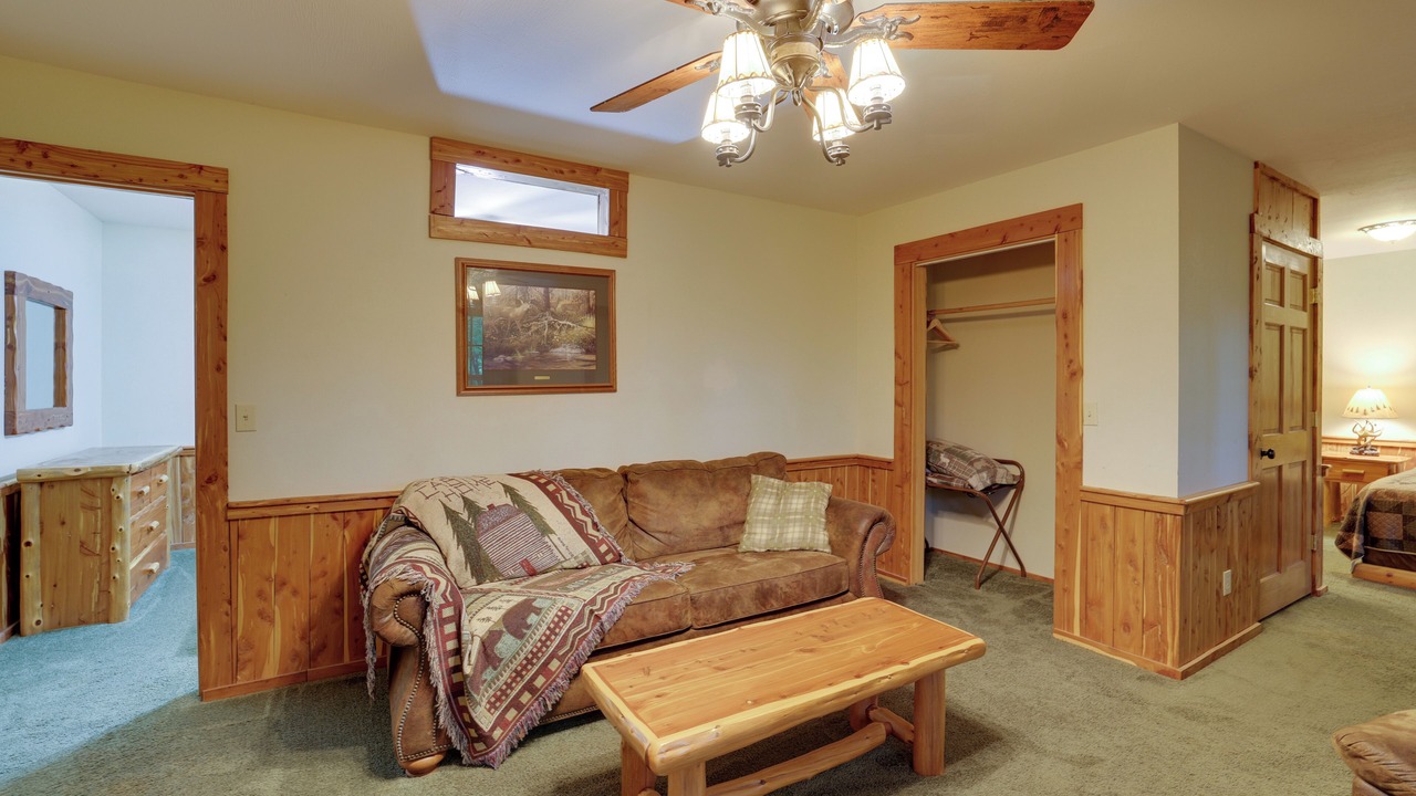 Photo of Livingroom in Sylvan Shores