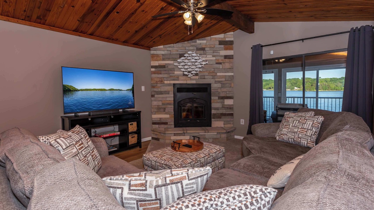 Photo of Livingroom in Camdenton