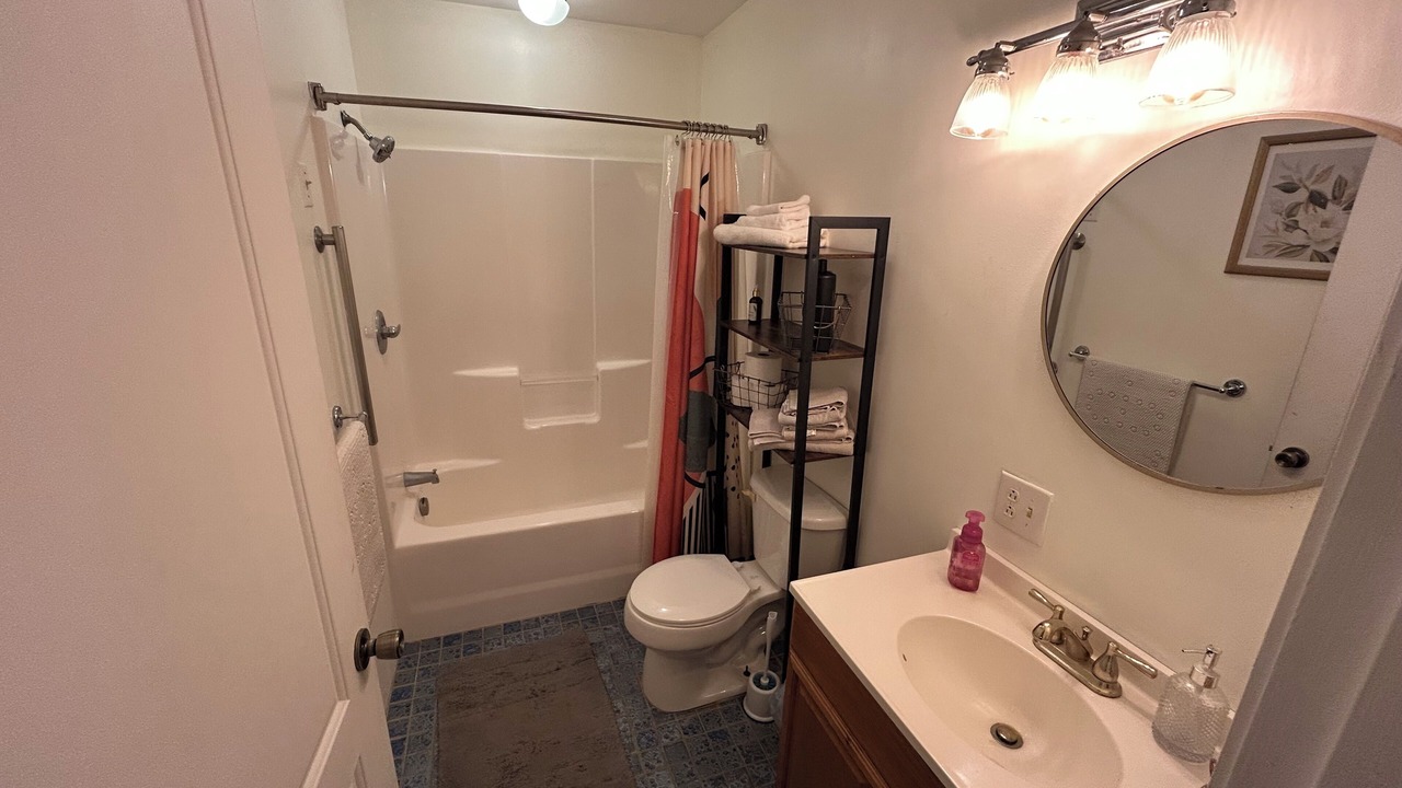 Photo of Bathroom in Cedar Island