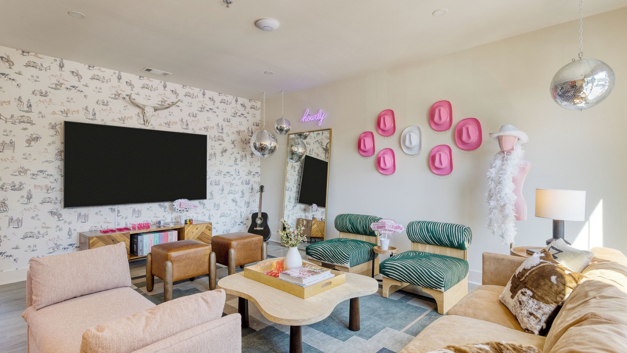 Photo of Livingroom in Five Points