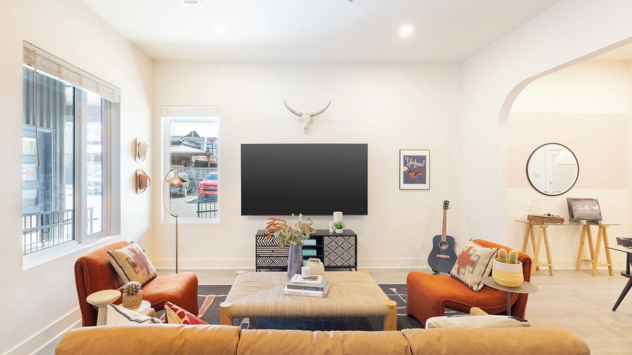 Photo of Livingroom in Five Points