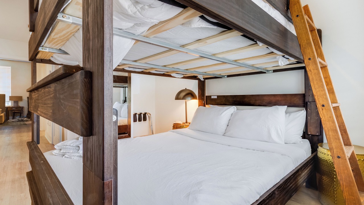 Photo of Bedroom in Five Points
