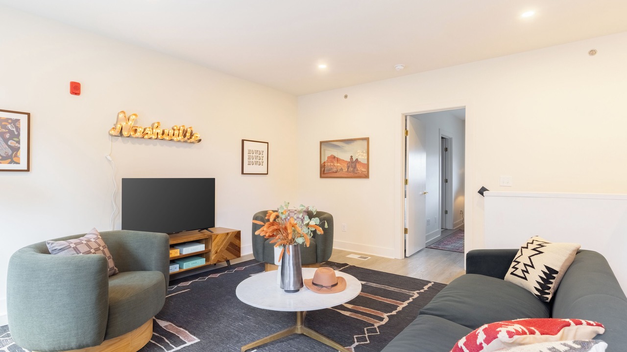 Photo of Livingroom in Five Points