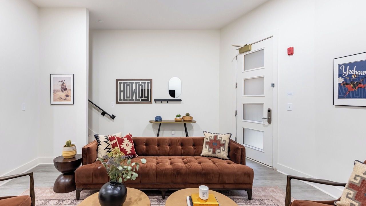 Photo of Livingroom in Five Points