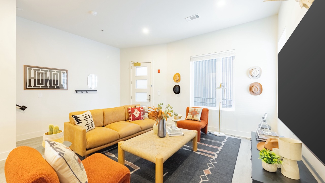 Photo of Livingroom in Five Points