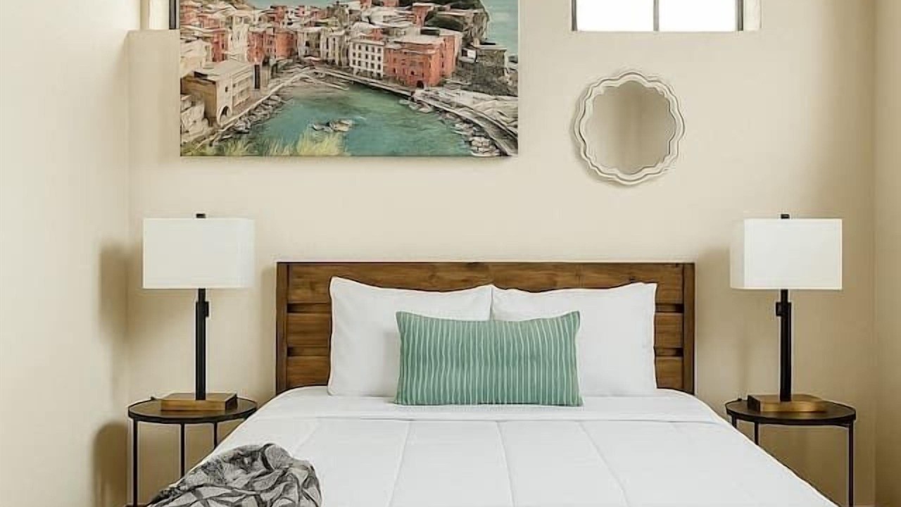 Photo of Bedroom in Downtown Springfield