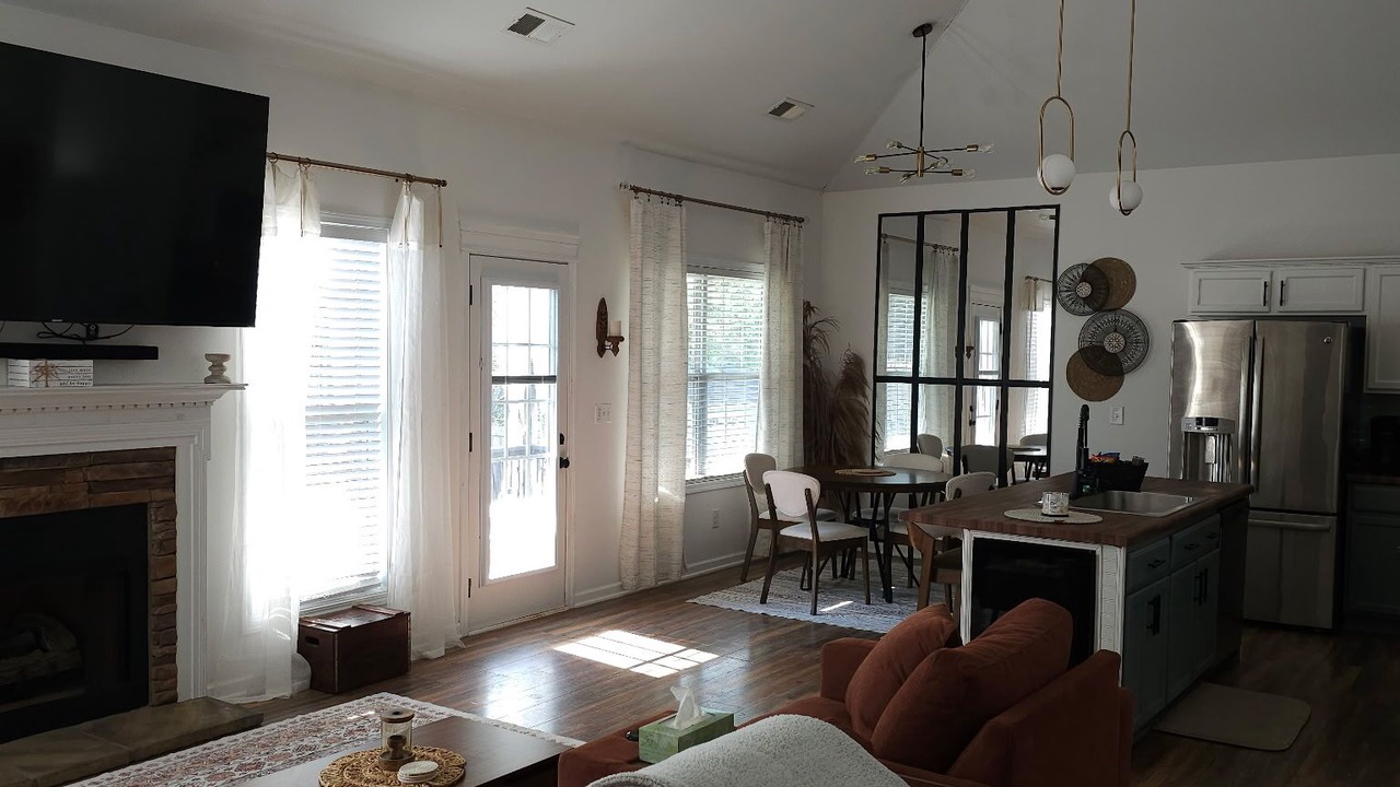 Photo of Livingroom in Clarksville