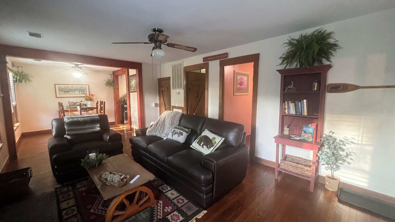 Photo of Livingroom in Harriet