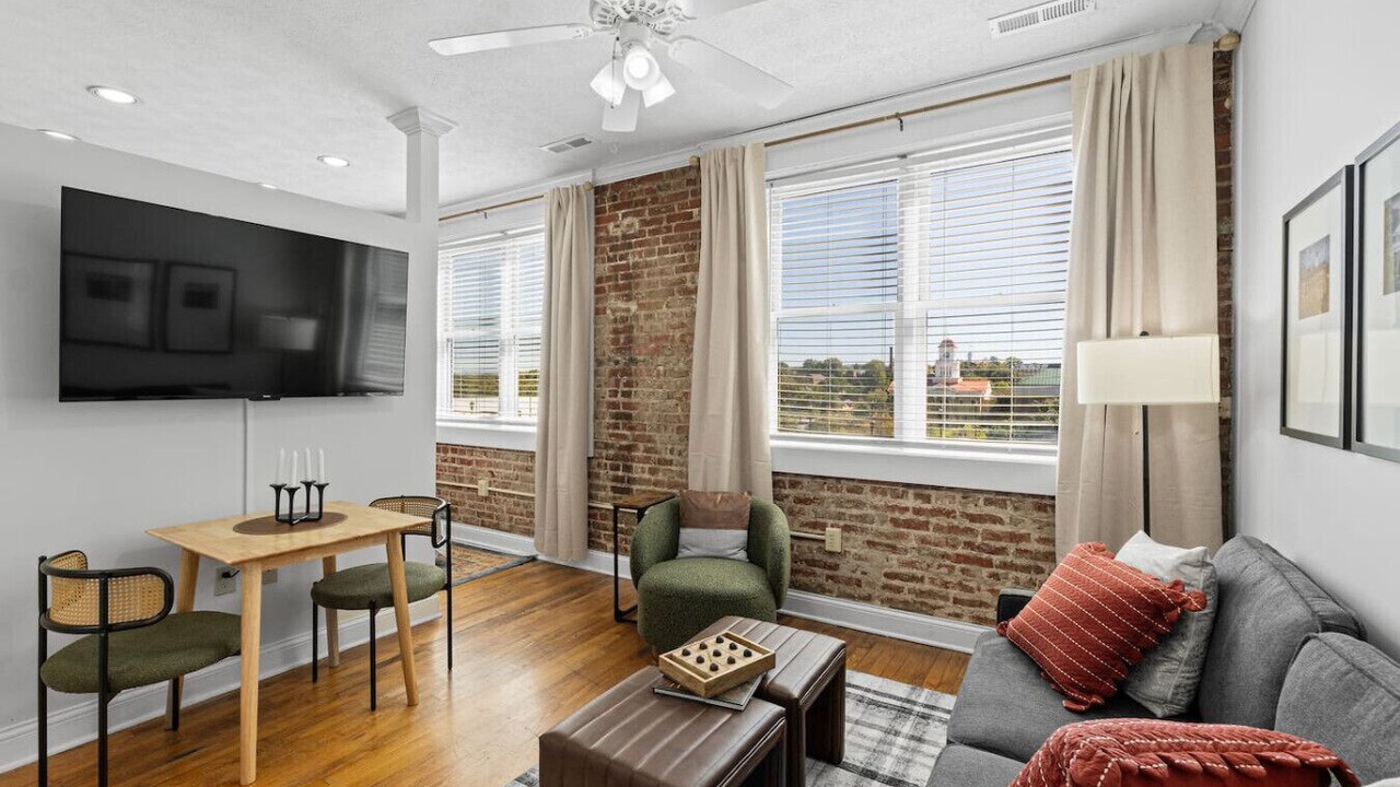Photo of Livingroom in Maryville