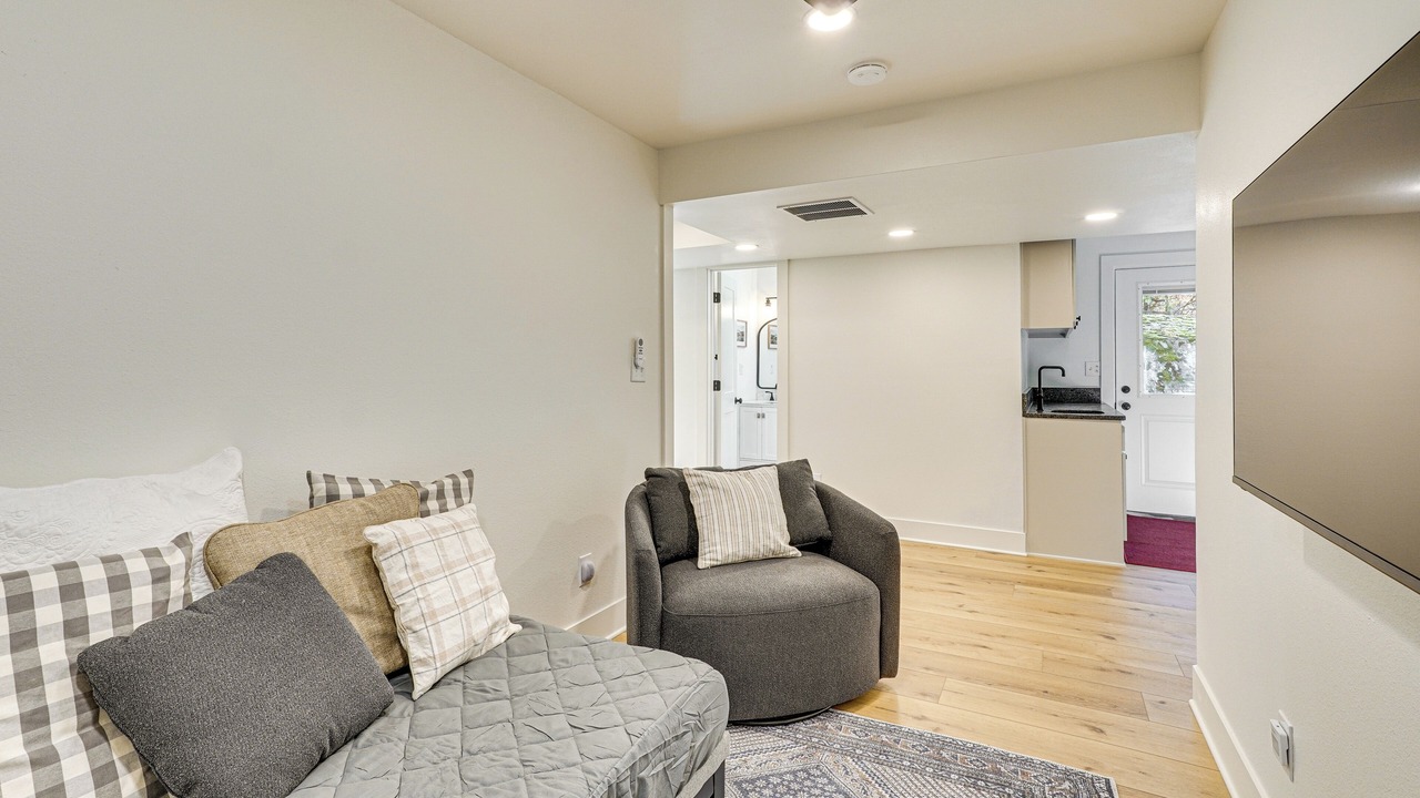 Photo of Livingroom in Garfield