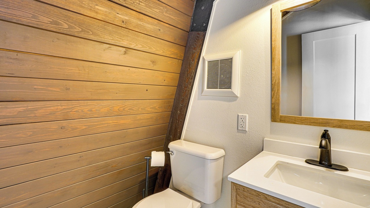 Photo of Bathroom in Garfield