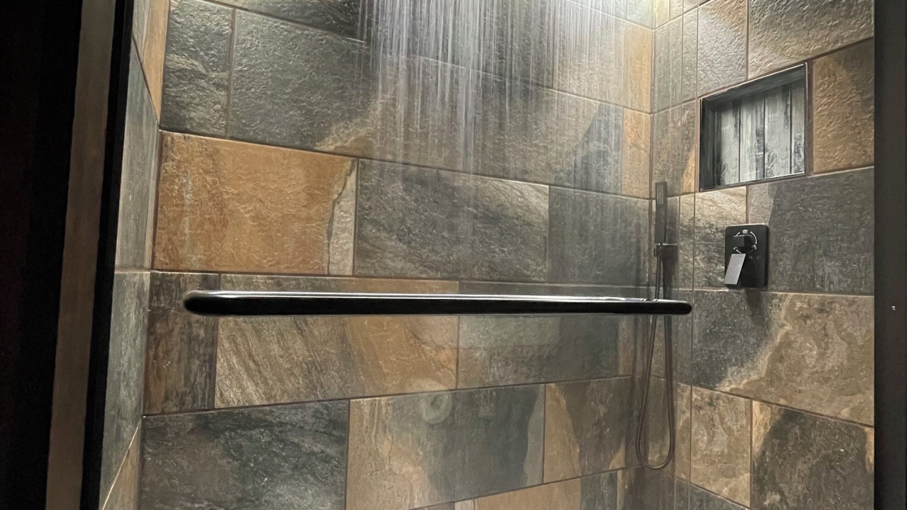 Photo of Bathroom in Adolphus