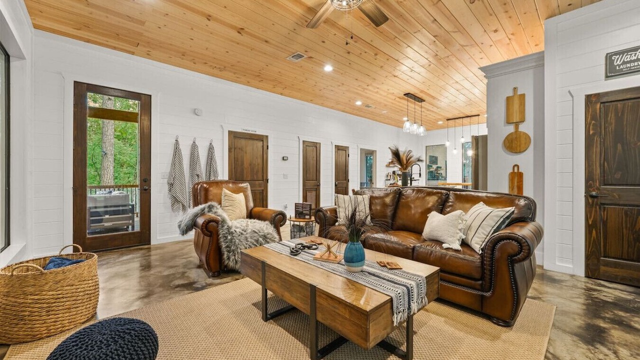 Photo of Livingroom in Pickens