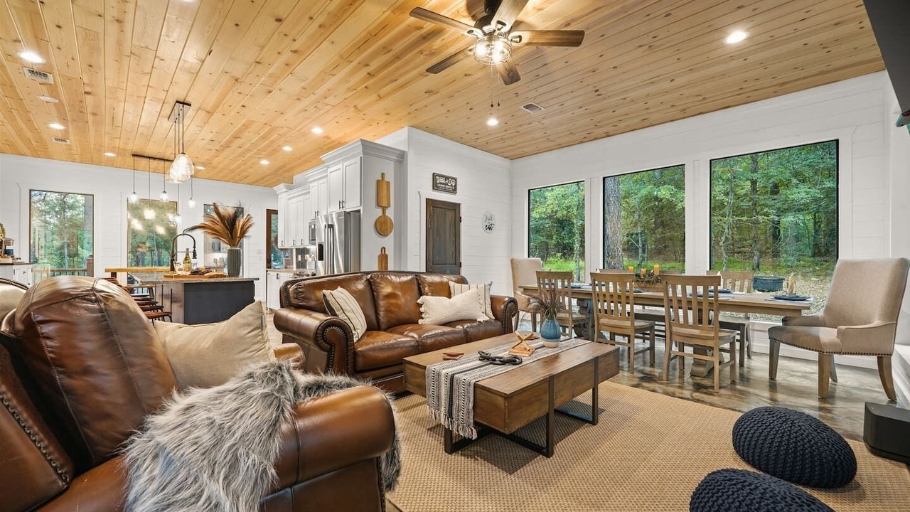Photo of Livingroom in Pickens