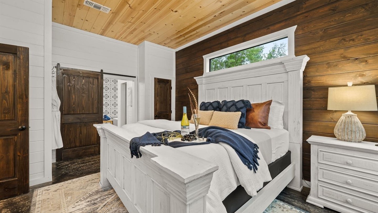 Photo of Bedroom in Pickens