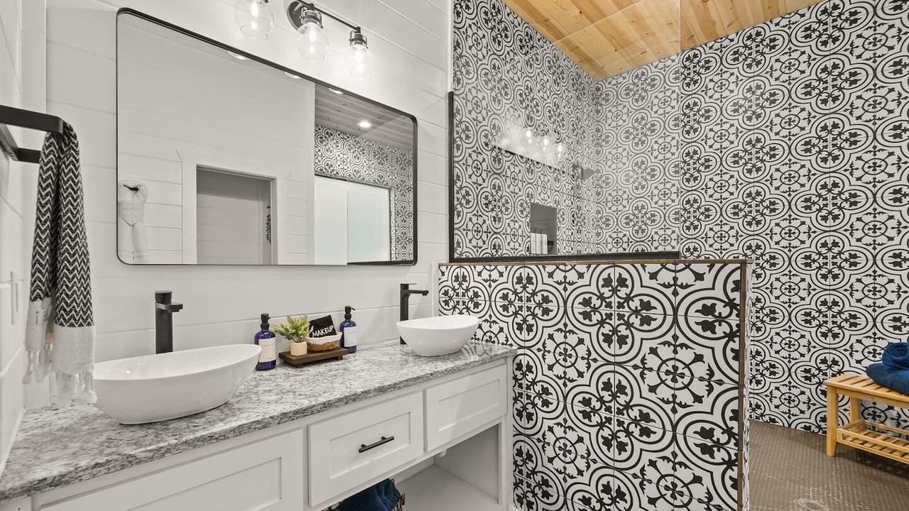 Photo of Bathroom in Pickens
