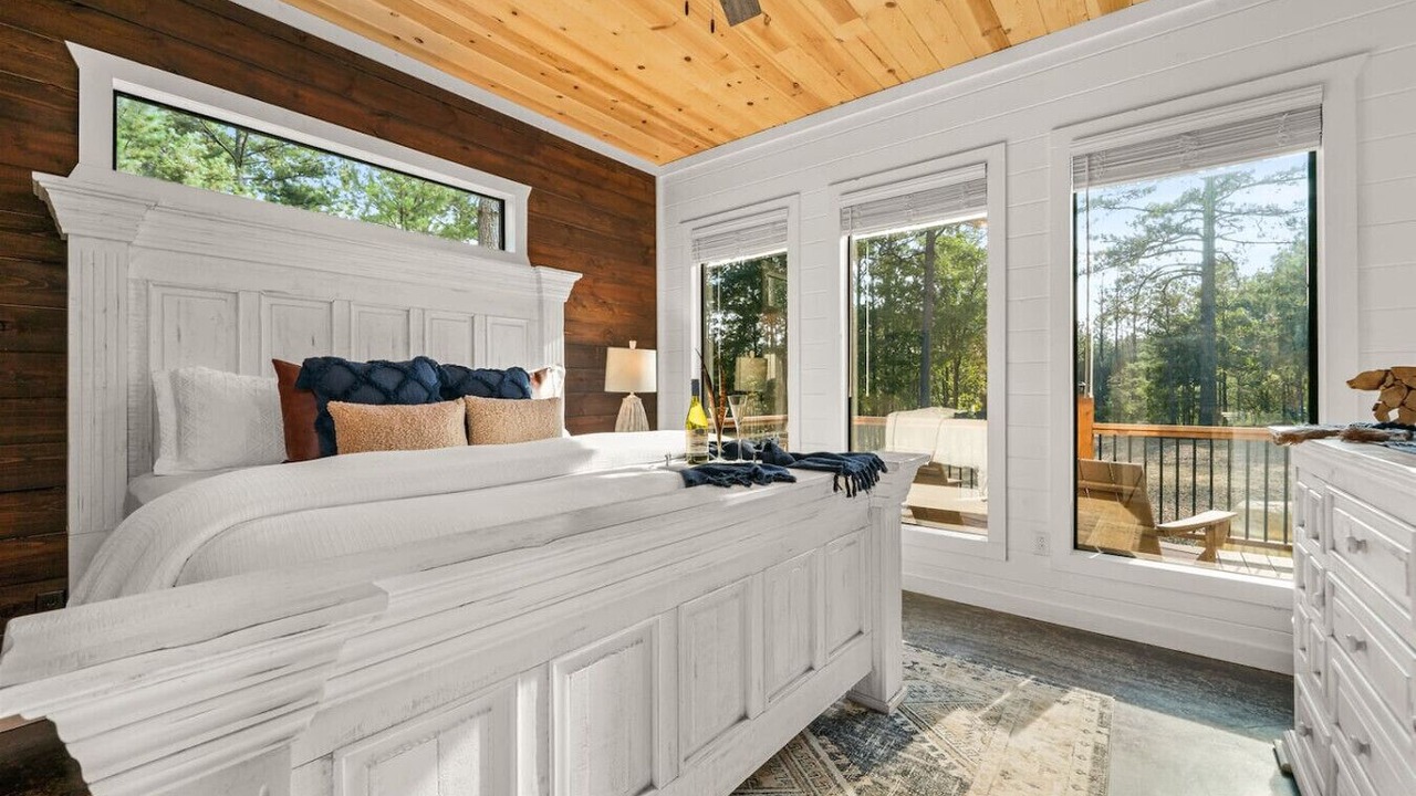 Photo of Bedroom in Pickens