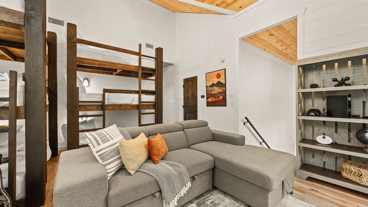 Photo of Livingroom in Pickens