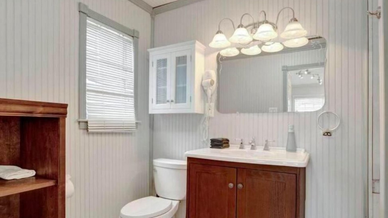 Photo of Bathroom in East Memphis