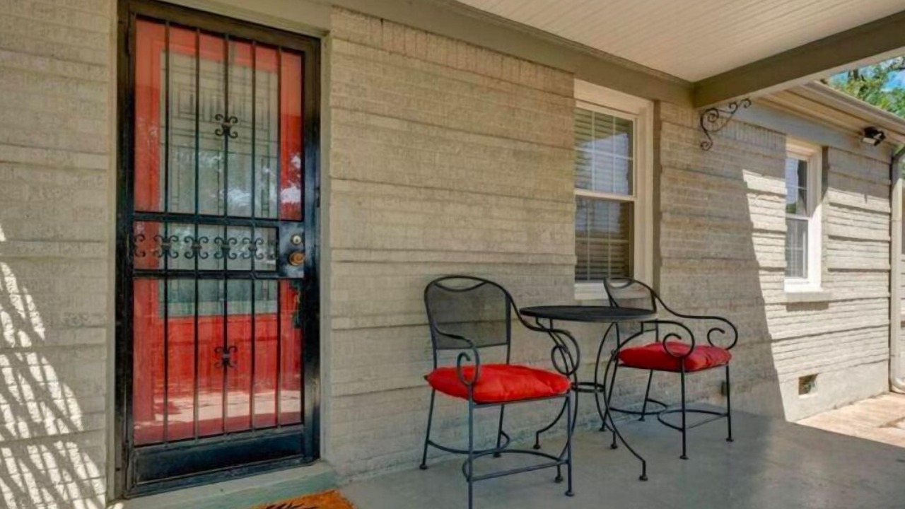 Photo of Patio Balcony in East Memphis