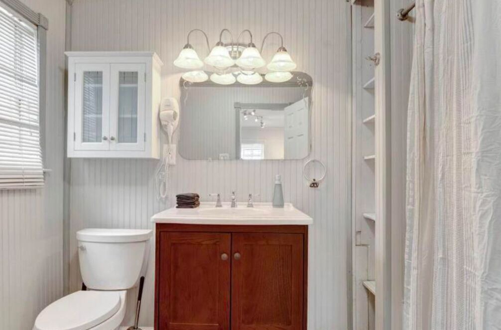 Photo of Bathroom in East Memphis