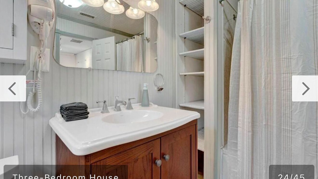 Photo of Bathroom in East Memphis