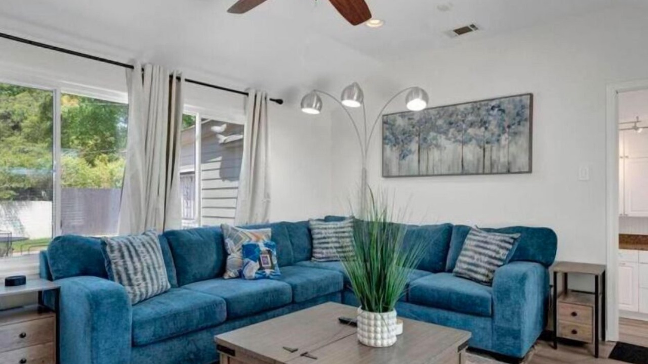 Photo of Livingroom in East Memphis