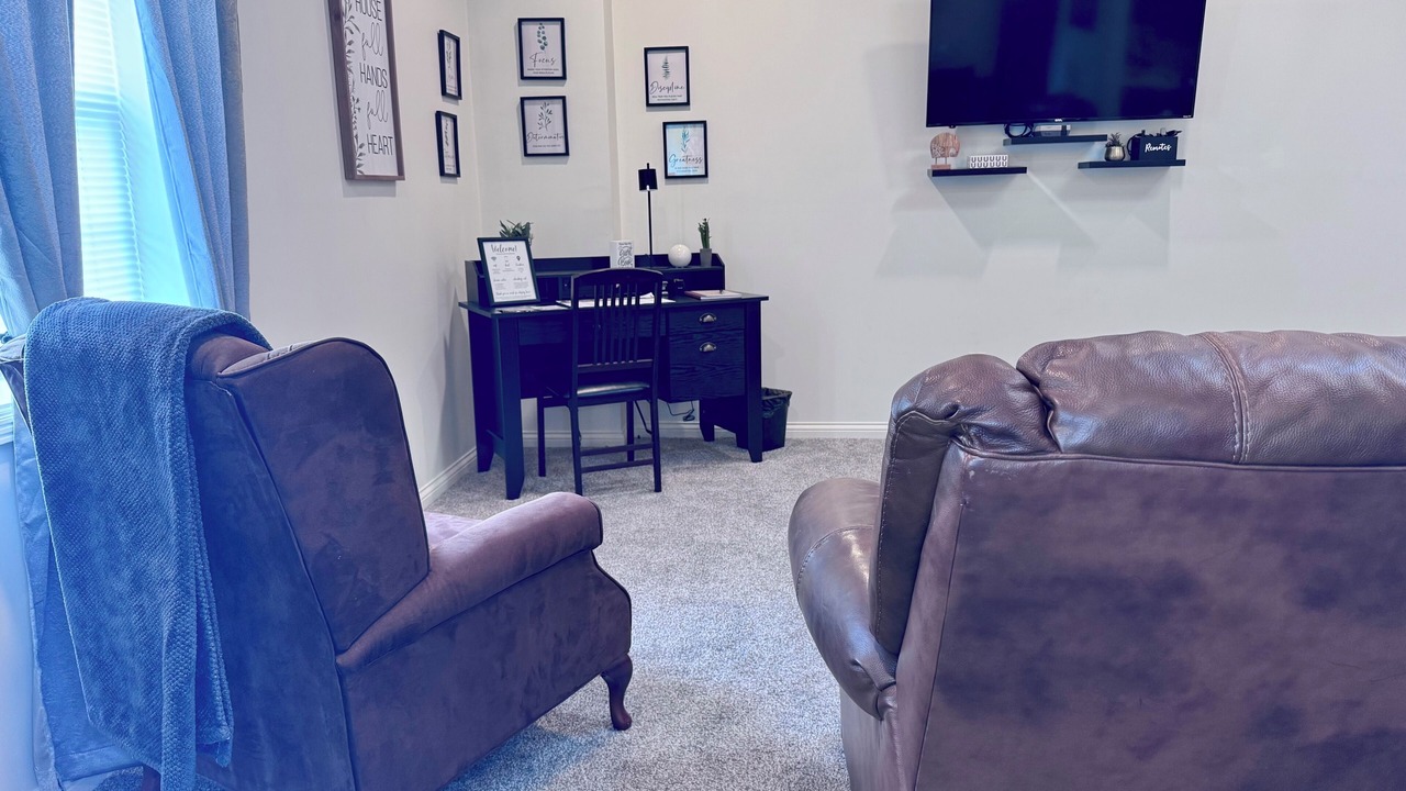 Photo of Livingroom in Cave City
