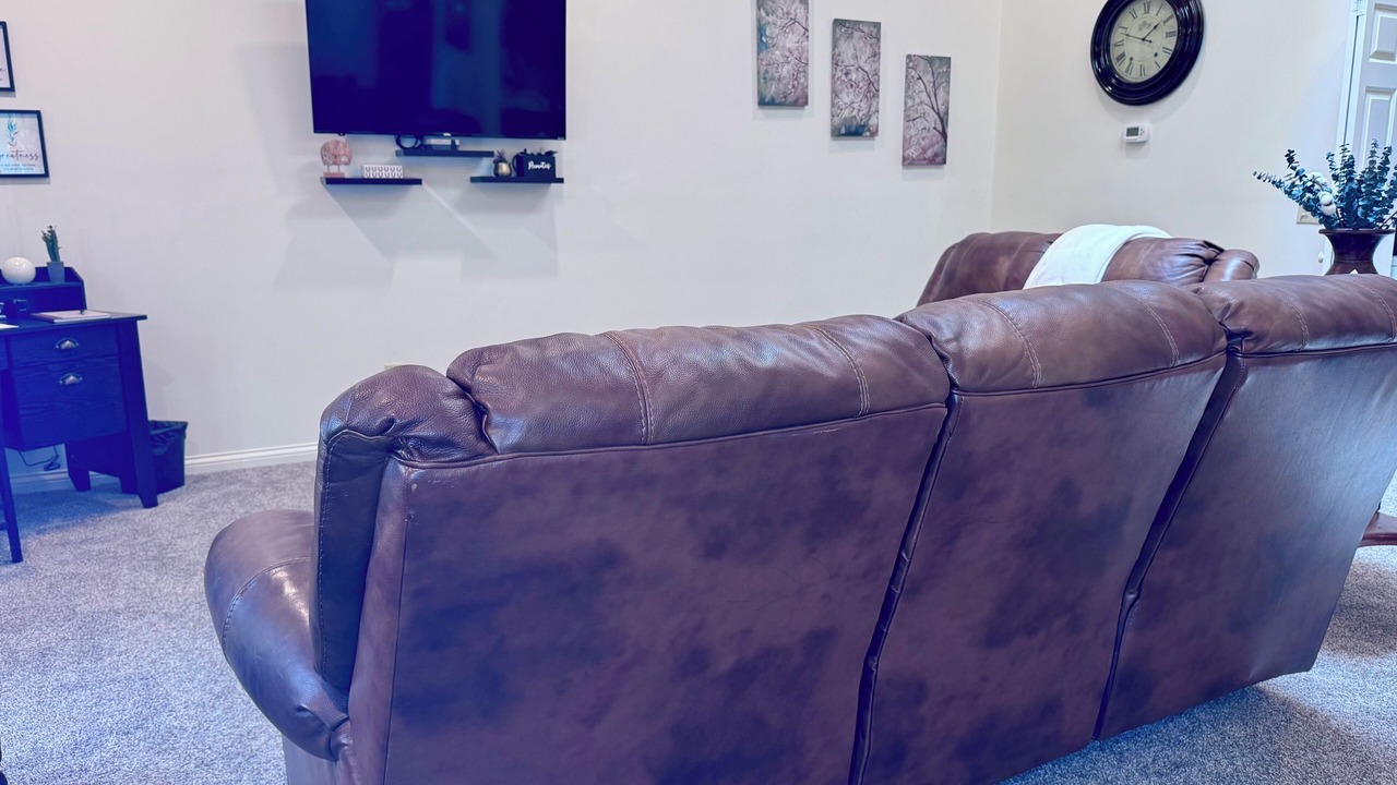 Photo of Livingroom in Cave City