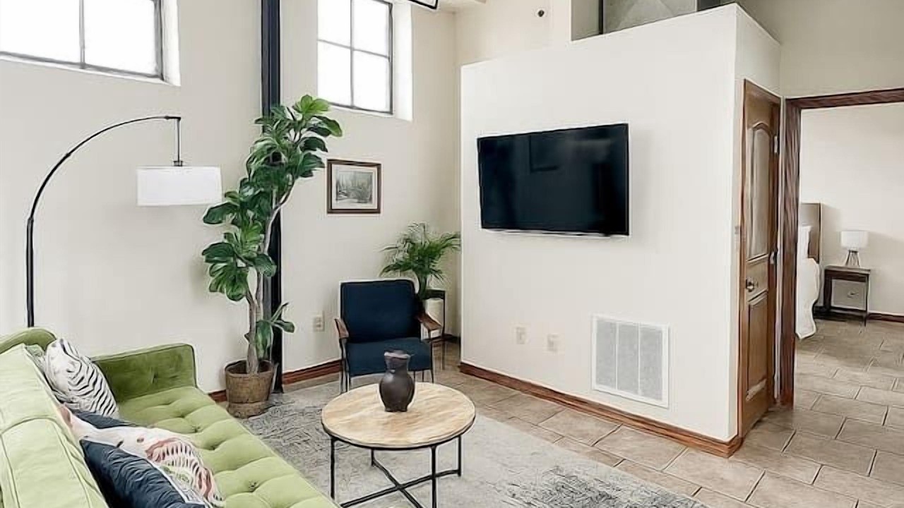 Photo of Livingroom in Downtown Springfield