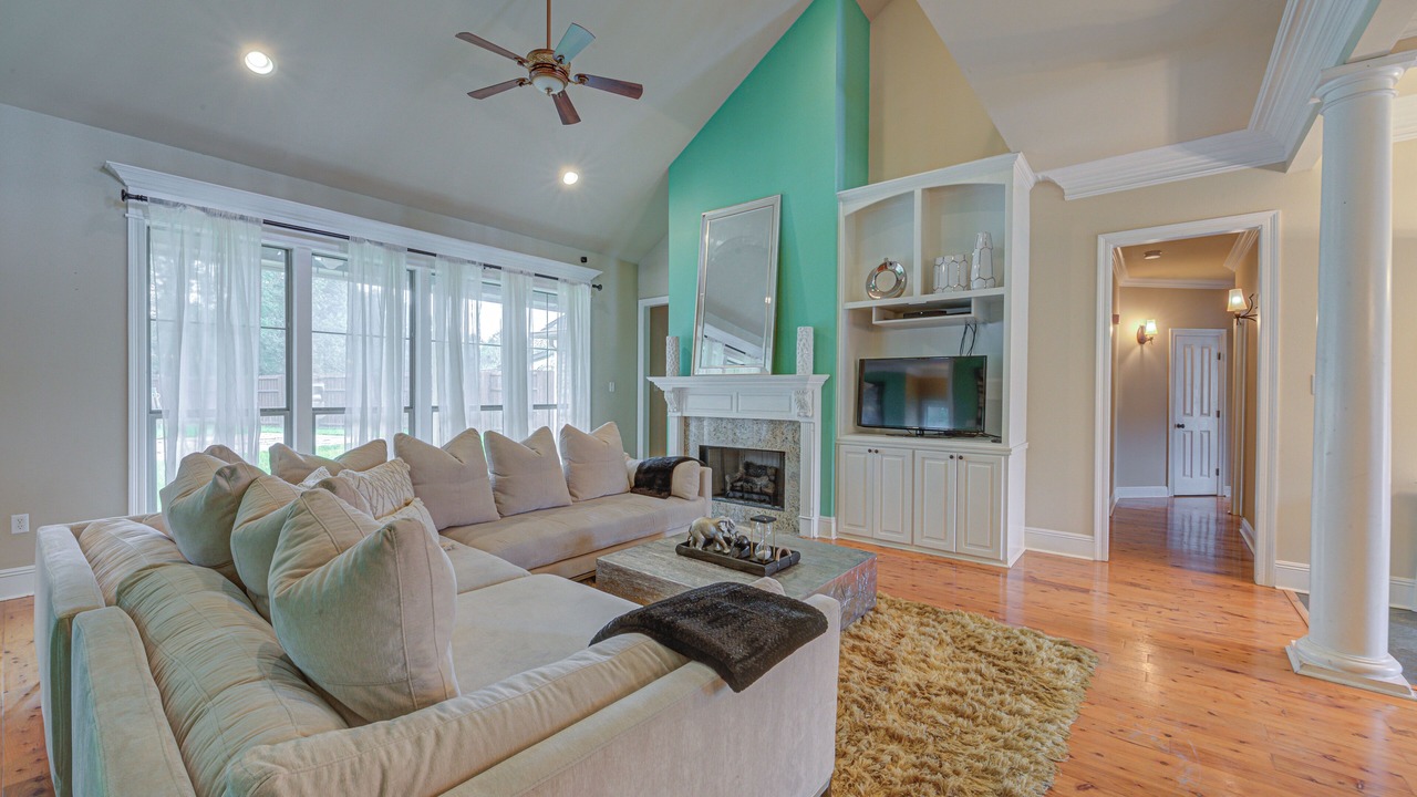 Photo of Livingroom in Prairieville