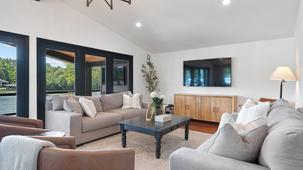 Photo of Livingroom in Mid America