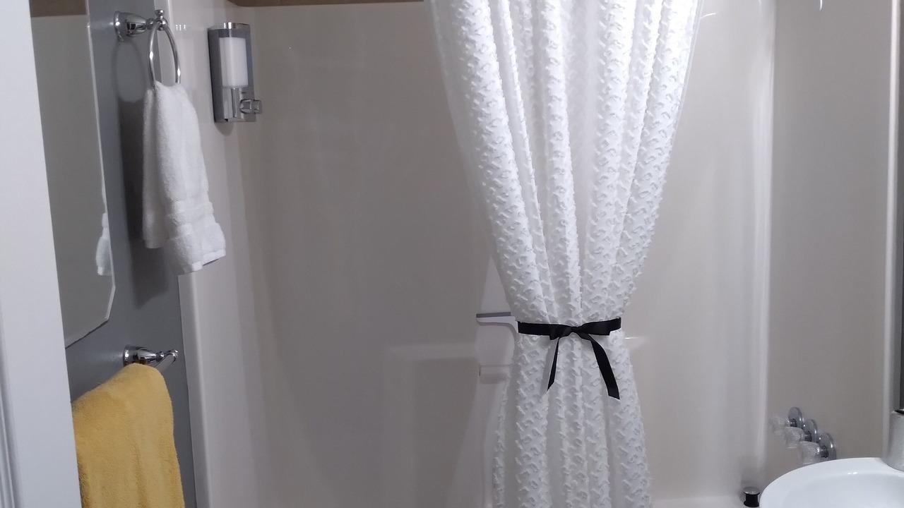 Photo of Bathroom in Mustang