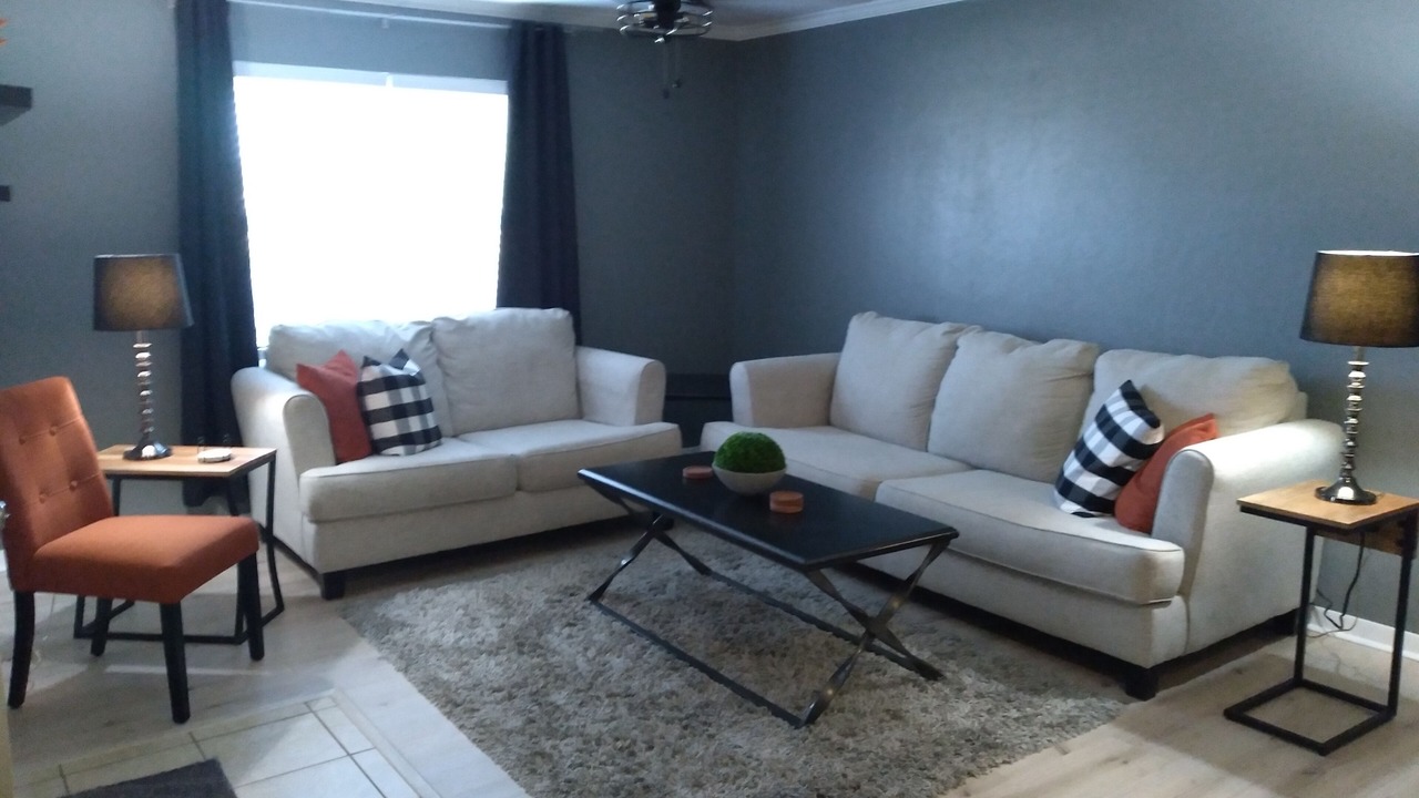 Photo of Livingroom in Mustang