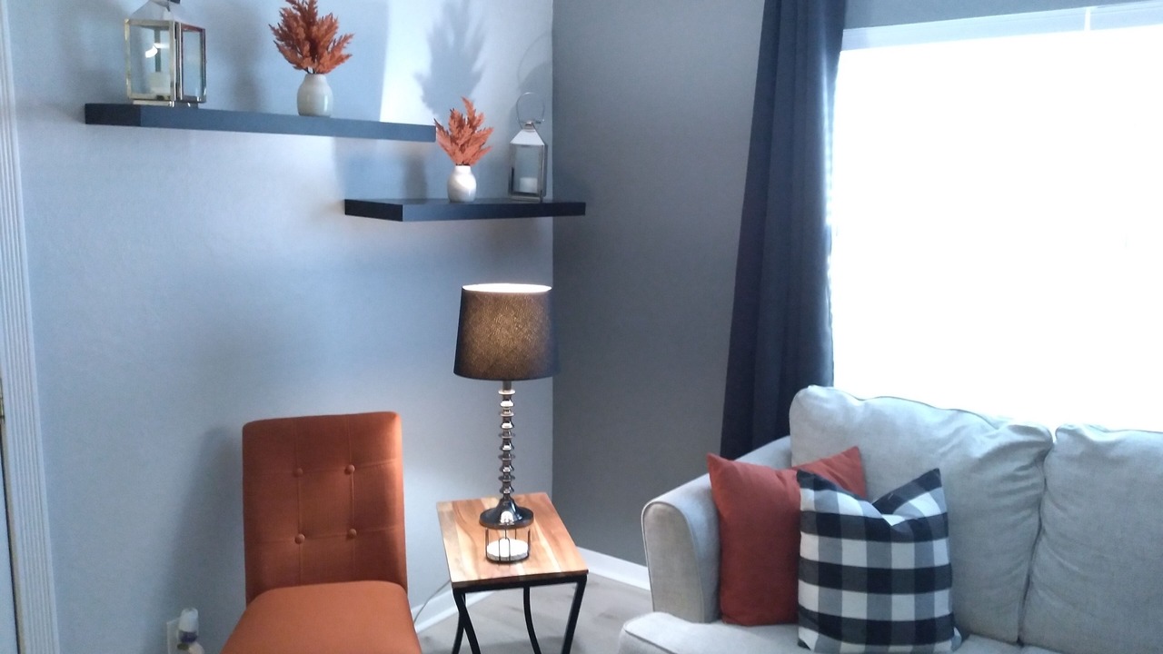 Photo of Livingroom in Mustang