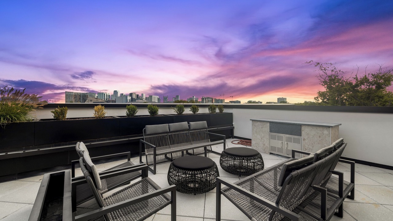 Photo of Patio Balcony in Music Row