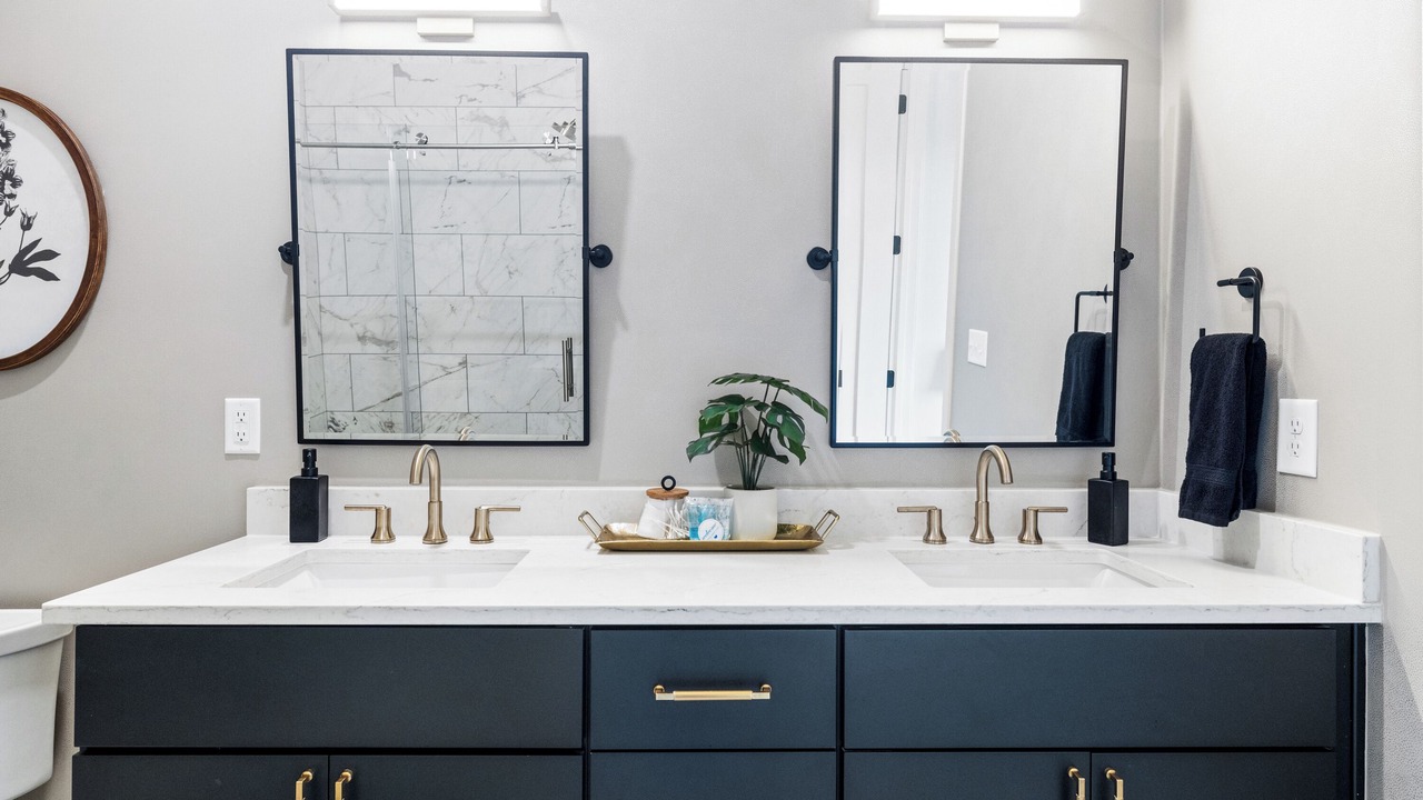 Photo of Bathroom in Music Row