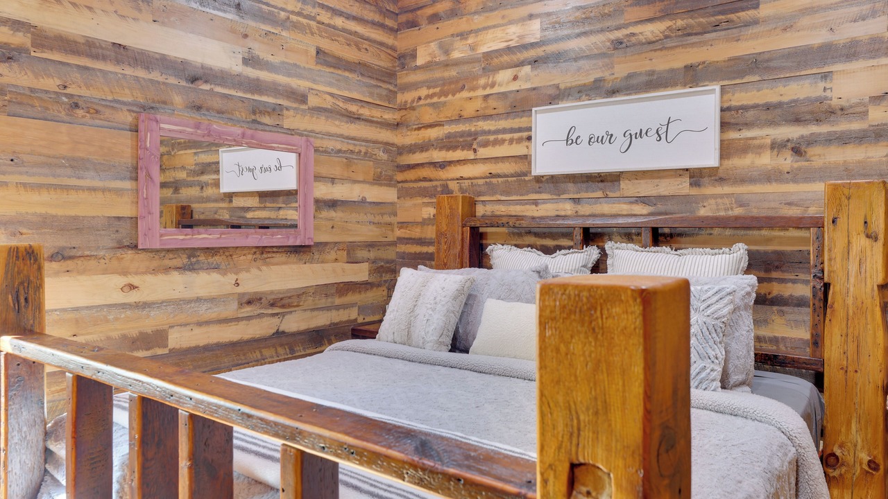 Photo of Bedroom in Galena