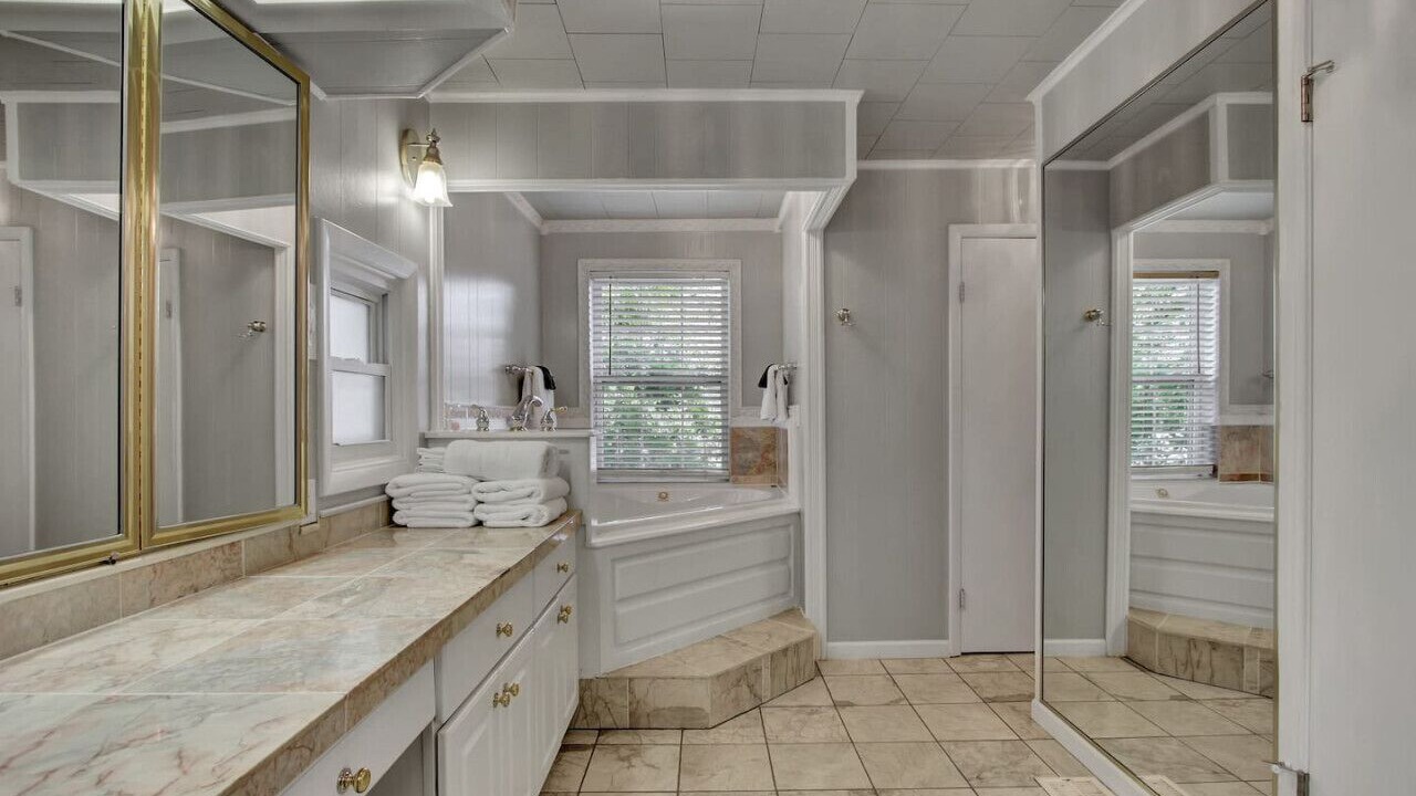 Photo of Bathroom in Piney