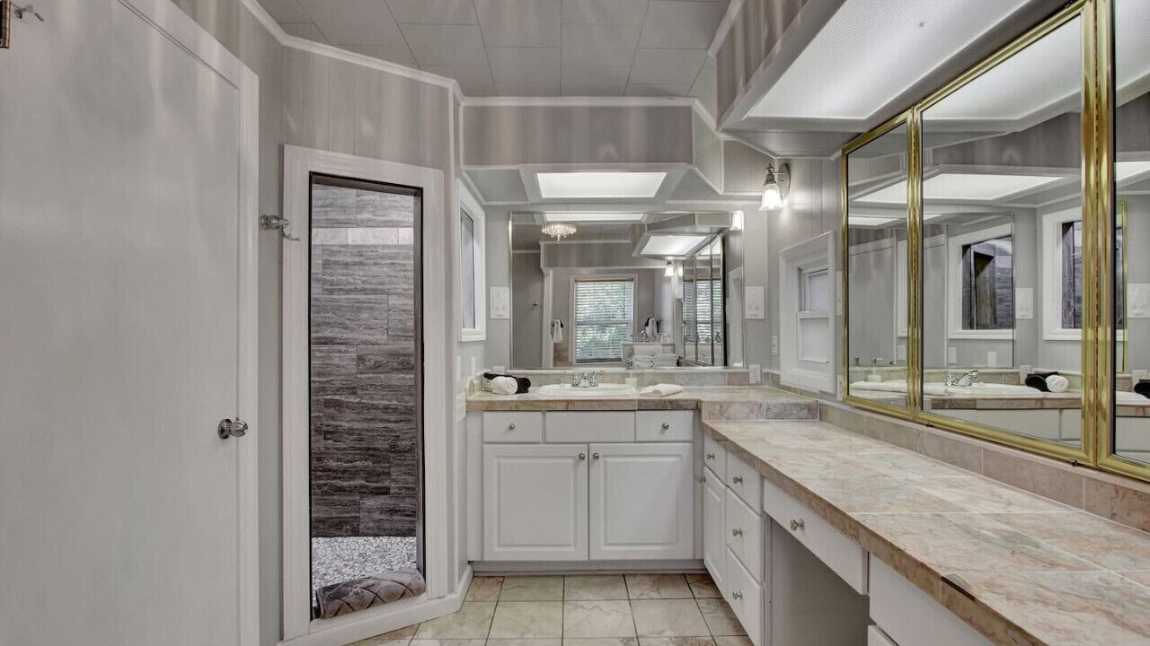 Photo of Bathroom in Piney