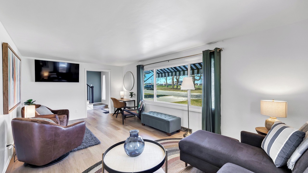 Photo of Livingroom in Ashwaubenon