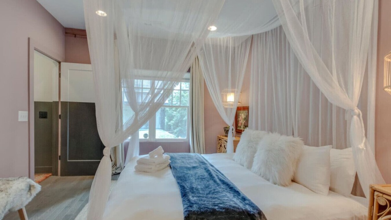Photo of Bedroom in Historic Waverly