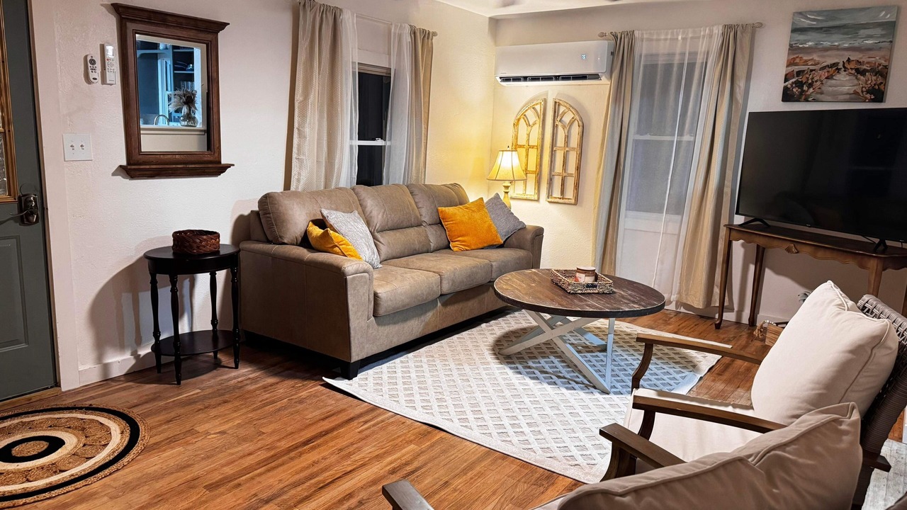 Photo of Livingroom in Mammoth Spring