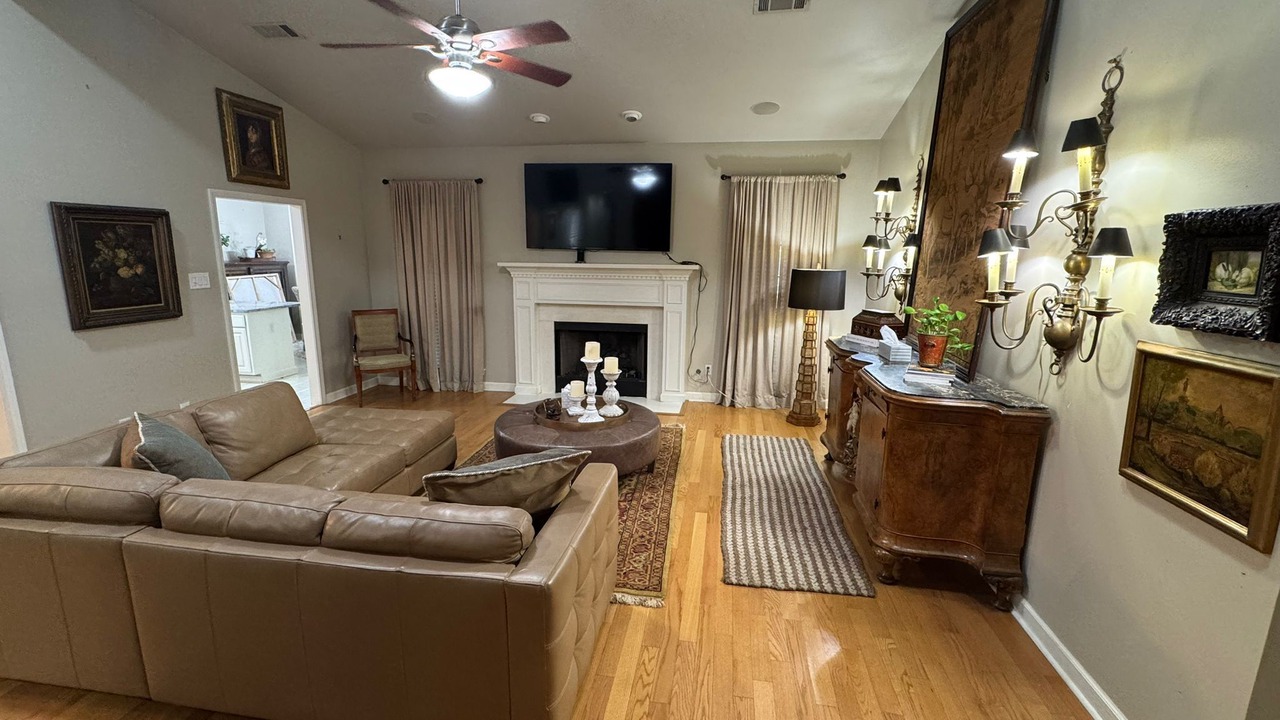 Photo of Livingroom in River Mountain